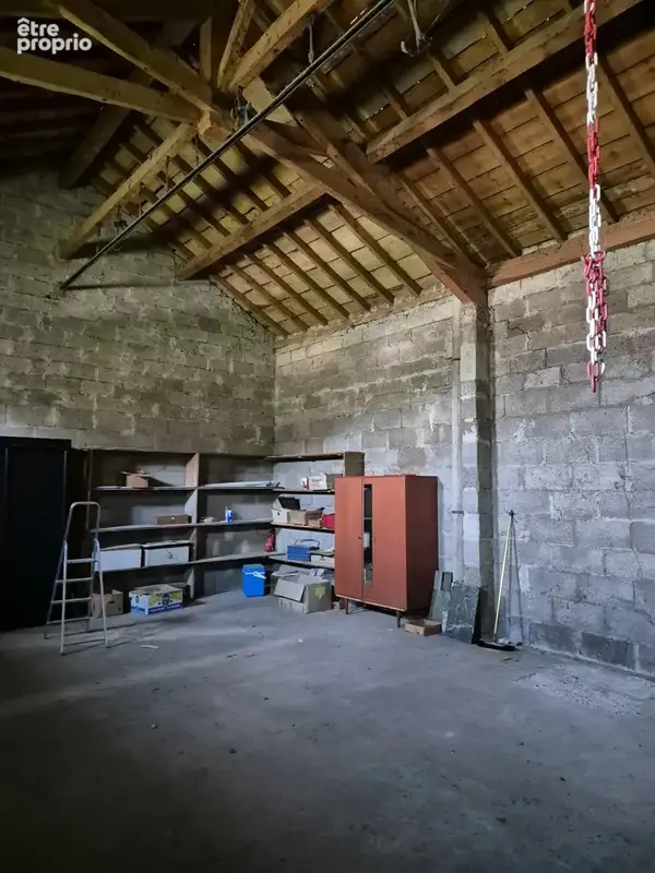 Maison en pierre sur trois niveaux avec dépendances et terrain - photo 10