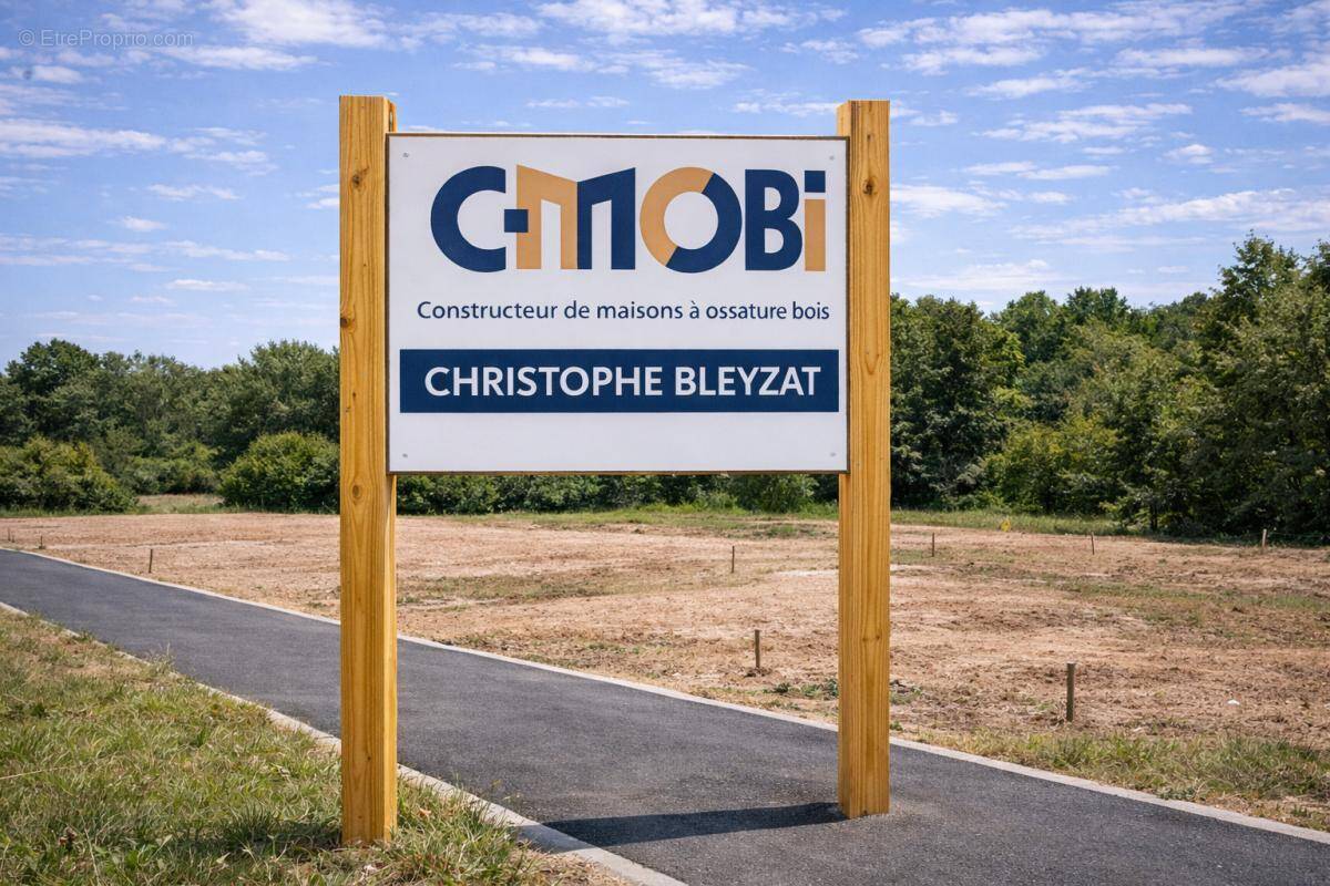 Terrain à MARTIGNAS-SUR-JALLE