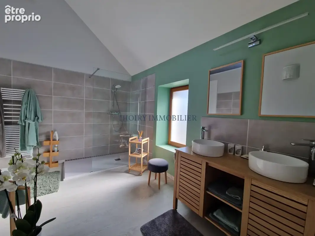 Maison ancienne rénovée sur 135 m2 de terrain. - photo 11