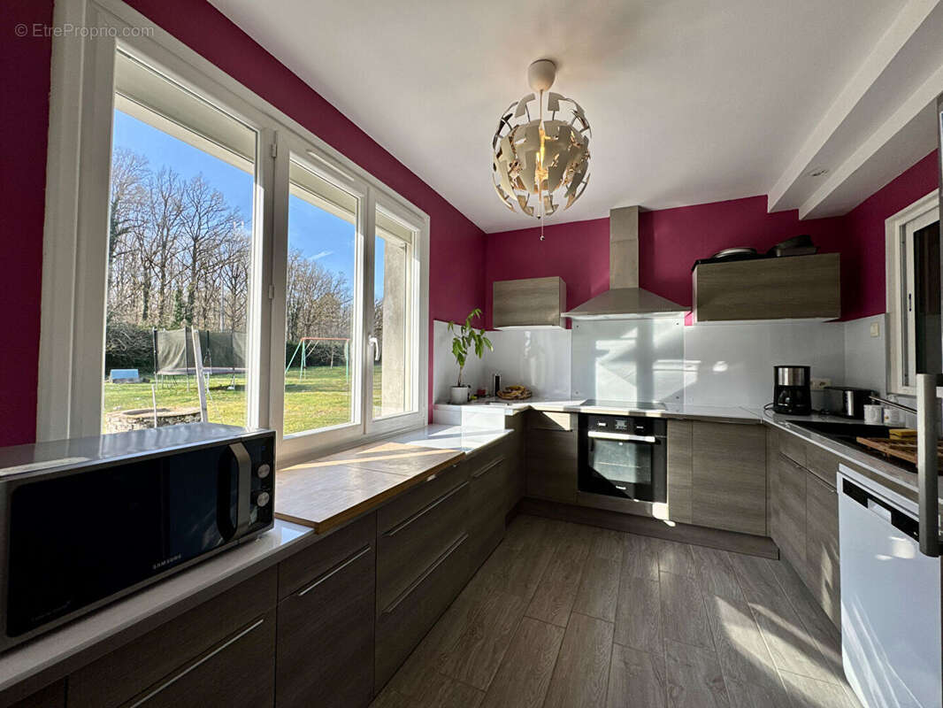 Maison à SULLY-LA-CHAPELLE