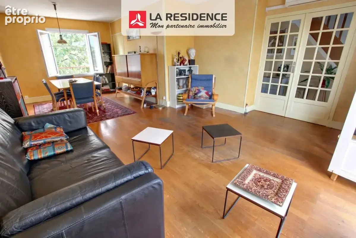 Maison 9 pièces 175 m² à vendre à Le Mesnil-Saint-Denis (78320) - photo 2