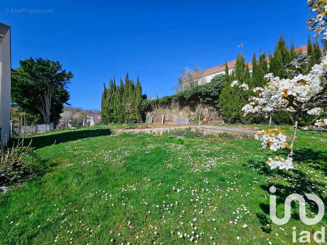 Photo 2 - Terrain à LINAS