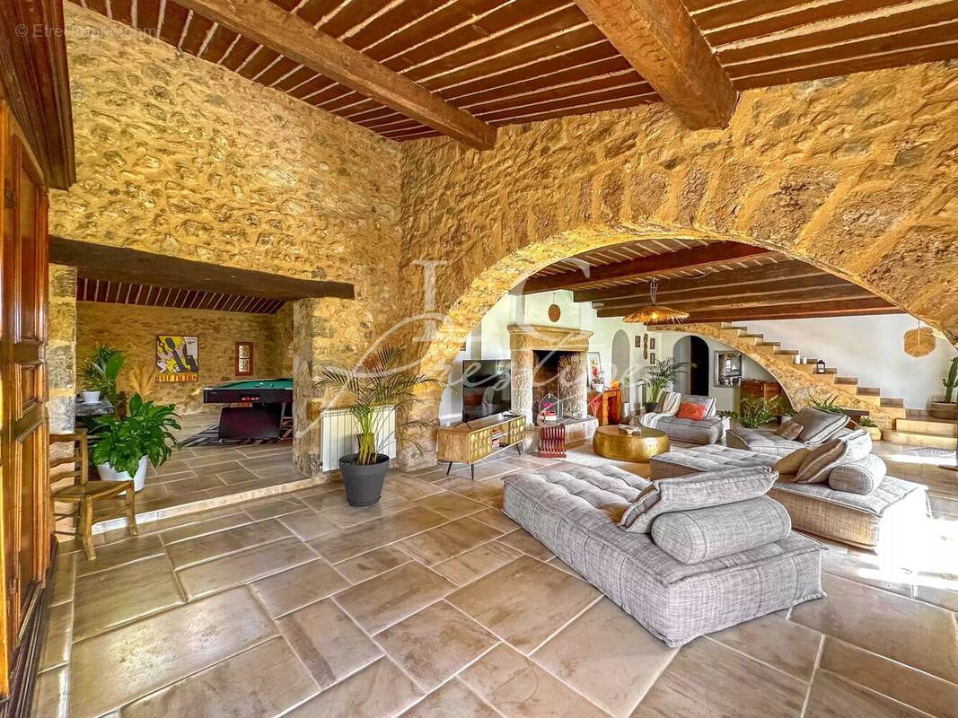 Maison à MONTAUROUX