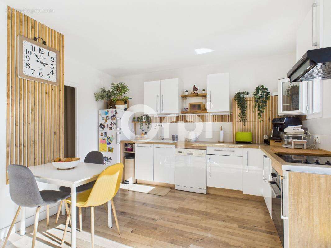 Maison à TOURRETTES