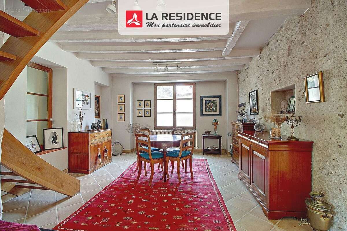 Maison 195 m² à Orgeval  - photo 2
