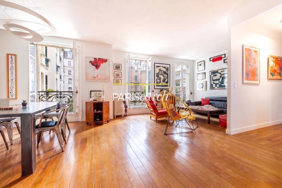 Appartement à PARIS-16E