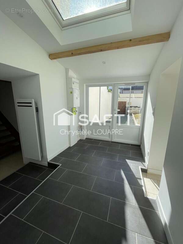 Maison 77 m² à Saint-Jean-D'angely  - photo 2