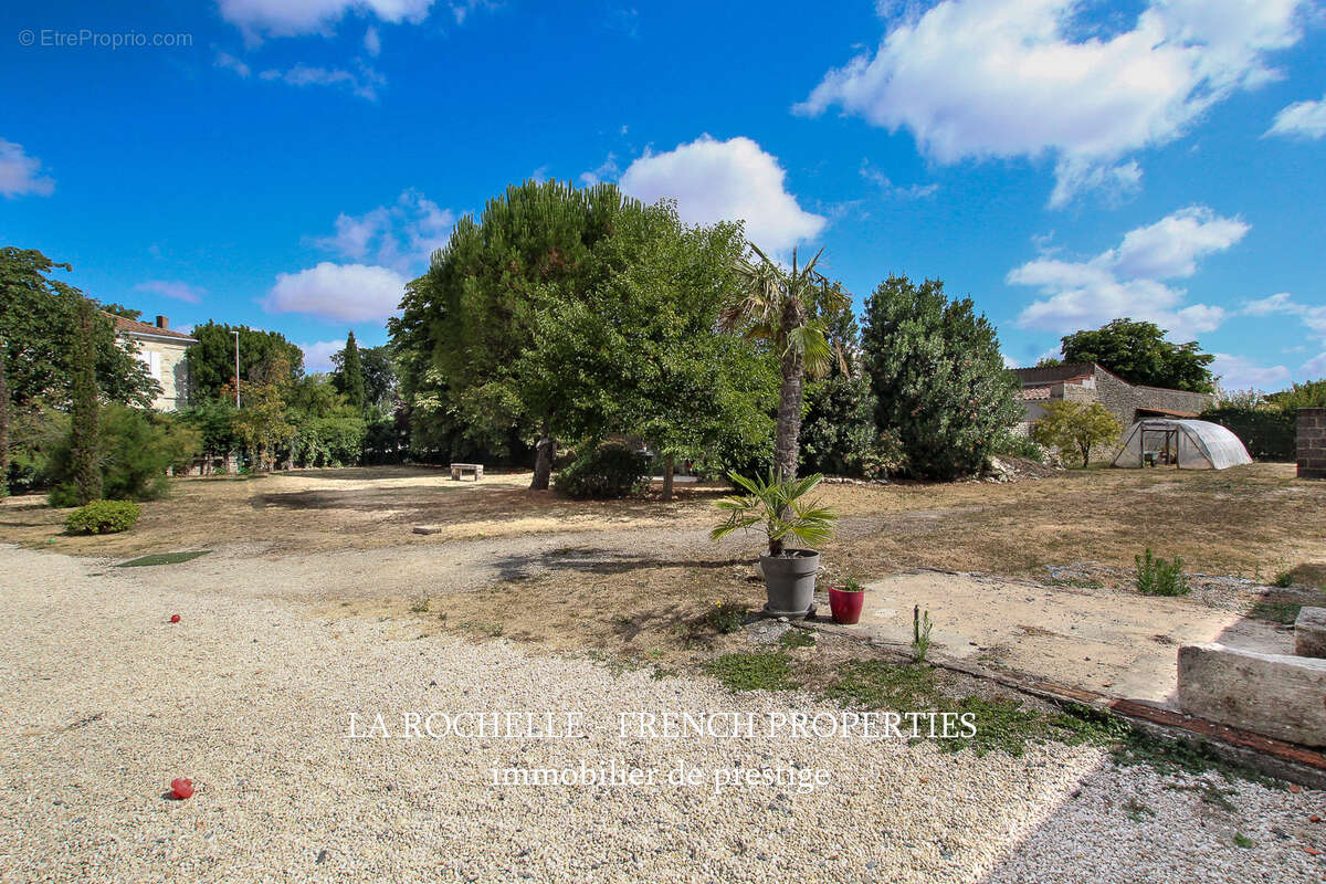 Terrain à LE GUE-D'ALLERE