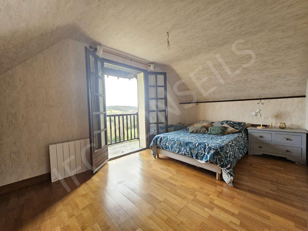 Maison à LA CHAPELLE-REANVILLE