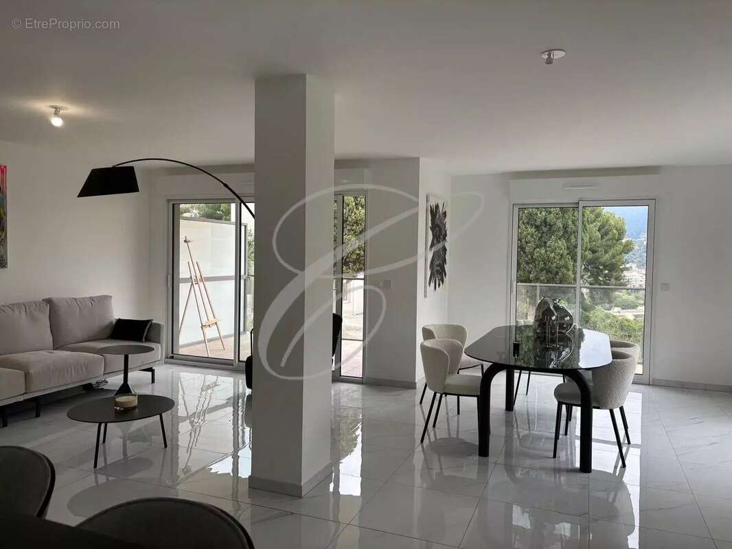 Appartement à ROQUEBRUNE-CAP-MARTIN