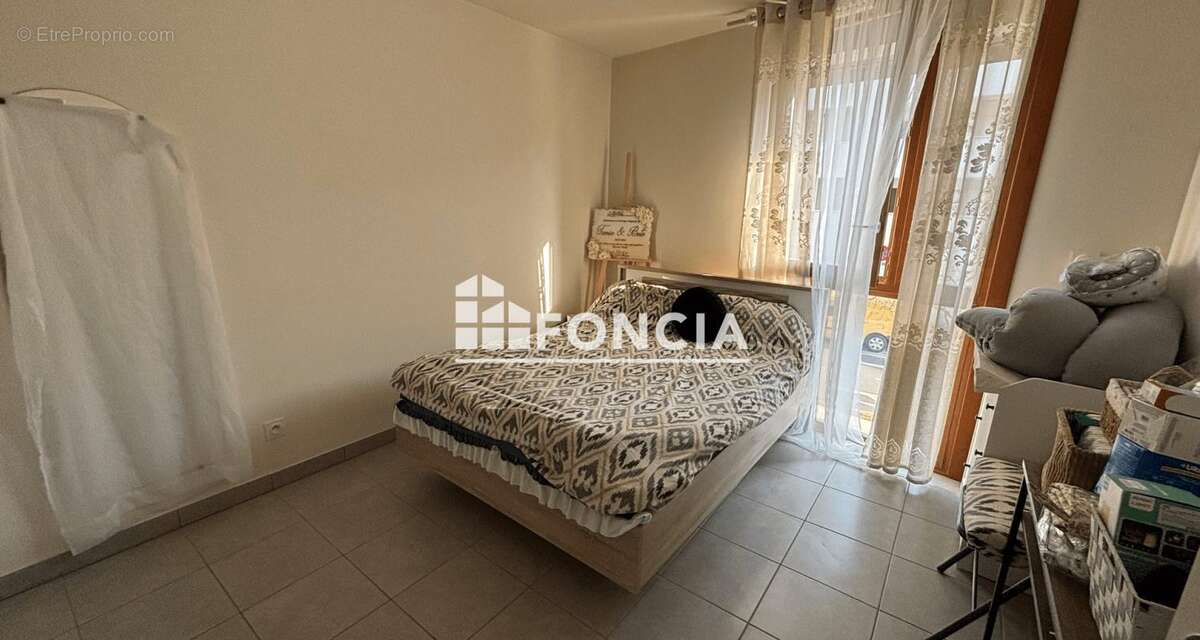 Appartement à BEAUZELLE