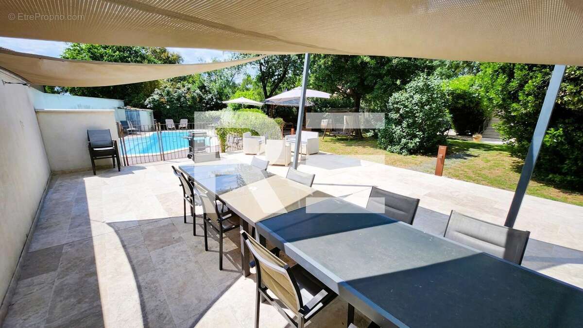 Maison à VEZENOBRES