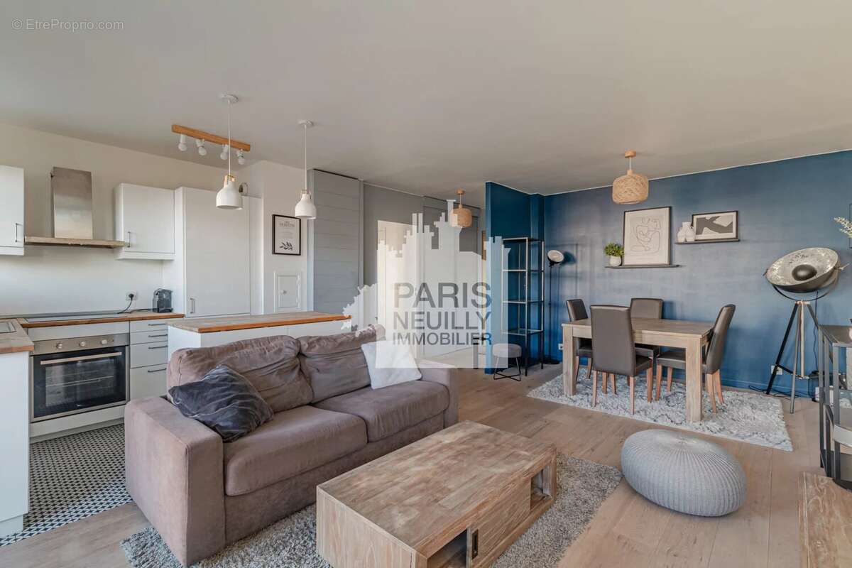 Appartement à COURBEVOIE
