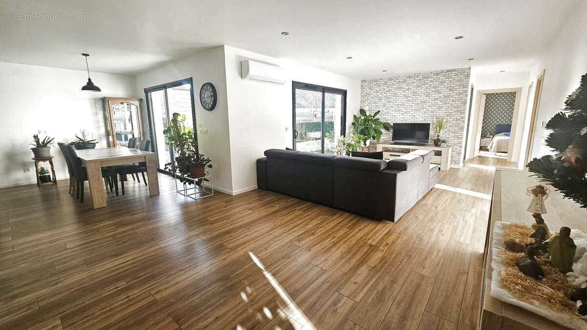 Maison à AIGREFEUILLE-D'AUNIS