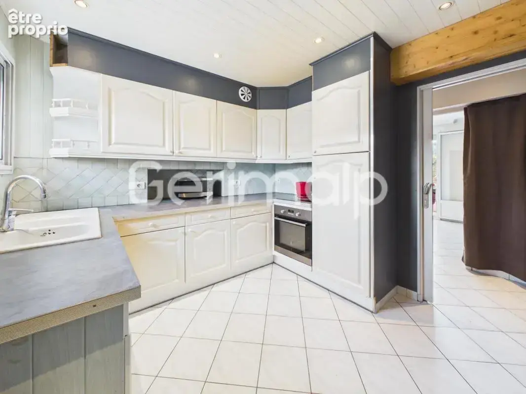 Vente - Appartement - 4 pièces + cuisine - 78 m² - 380 000 € - - photo 10