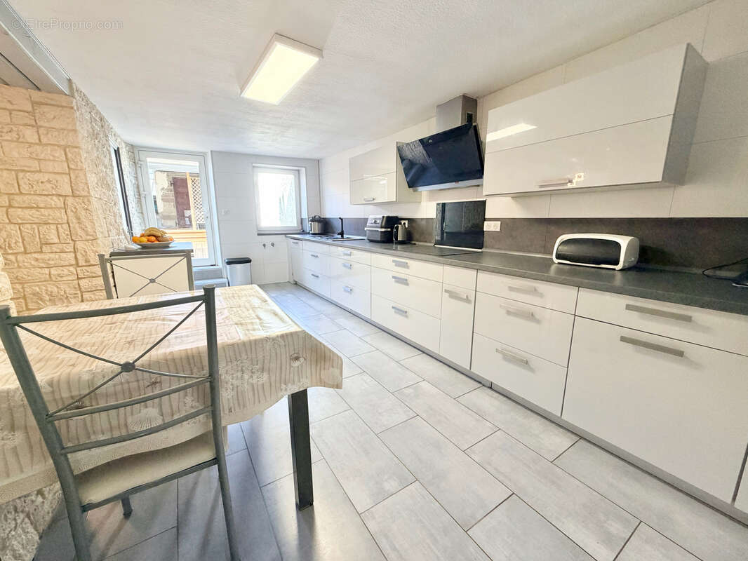 Maison à CHOLOY-MENILLOT