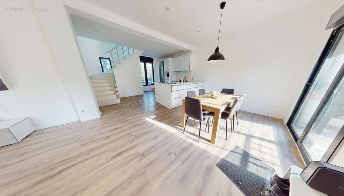 Maison à CARRIERES-SUR-SEINE