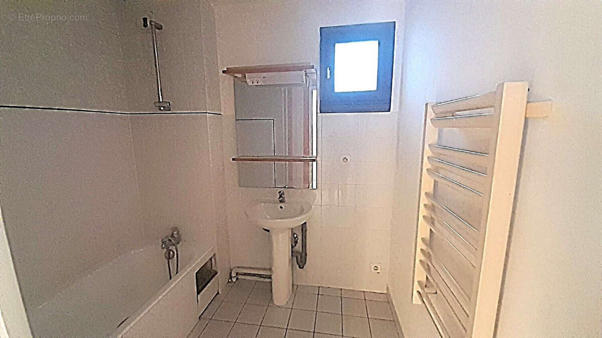 T3 lumineux avec balcon - 70M² 4 - Appartement à MEYTHET