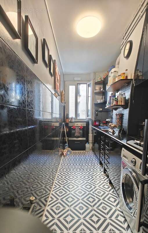 Trois pièces - 61 m² - Grandes Carrières - photo 7