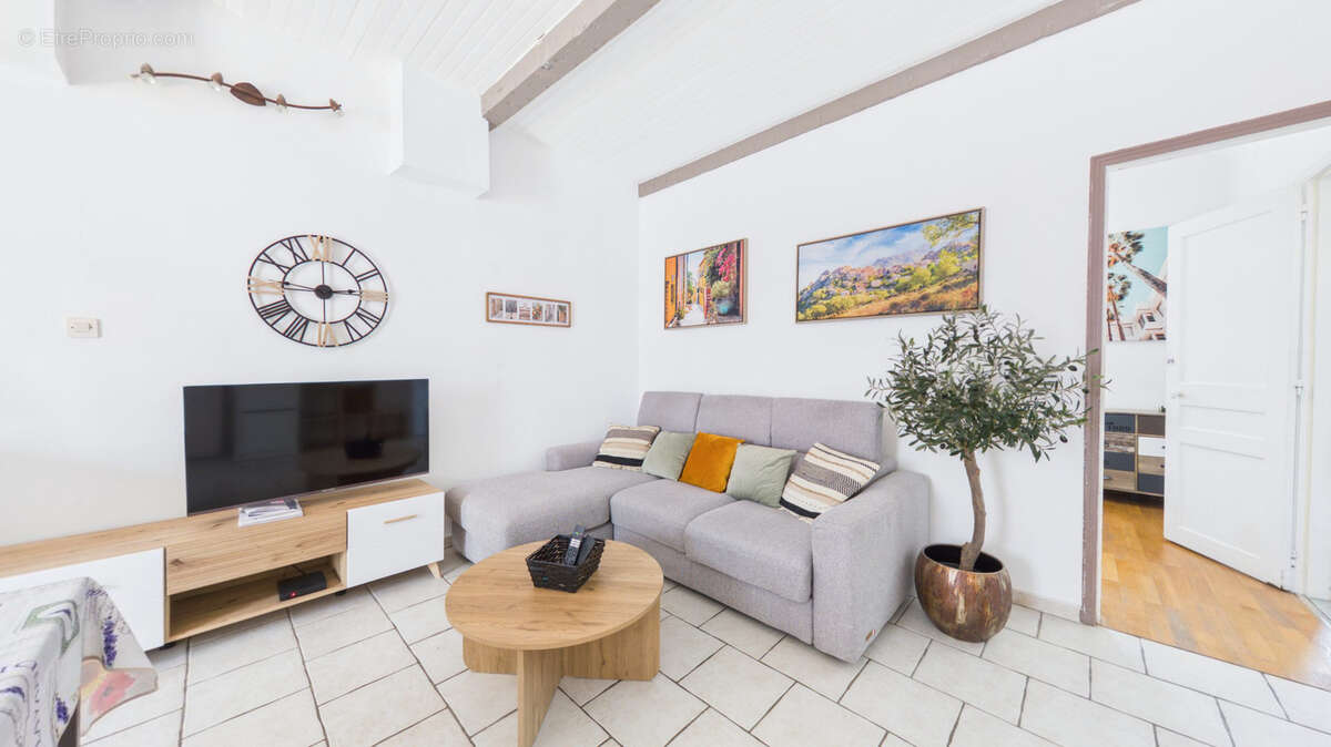 Appartement à CARQUEIRANNE