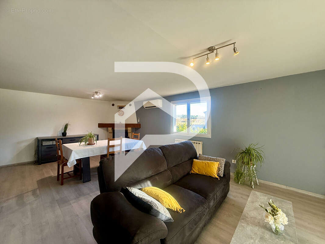 Maison à SAINT-JULIEN