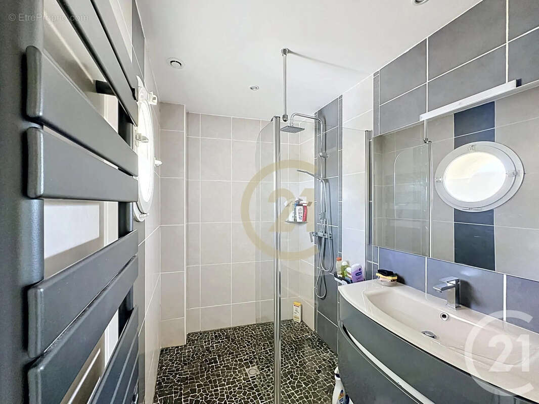 Maison 70 m² à Remoulins  - photo 10