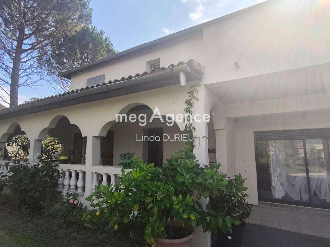 Maison à LE PEAGE-DE-ROUSSILLON