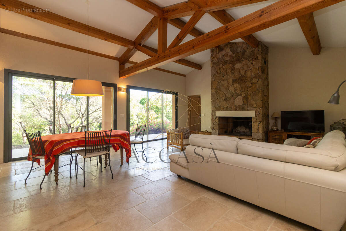 Maison à FIGARI