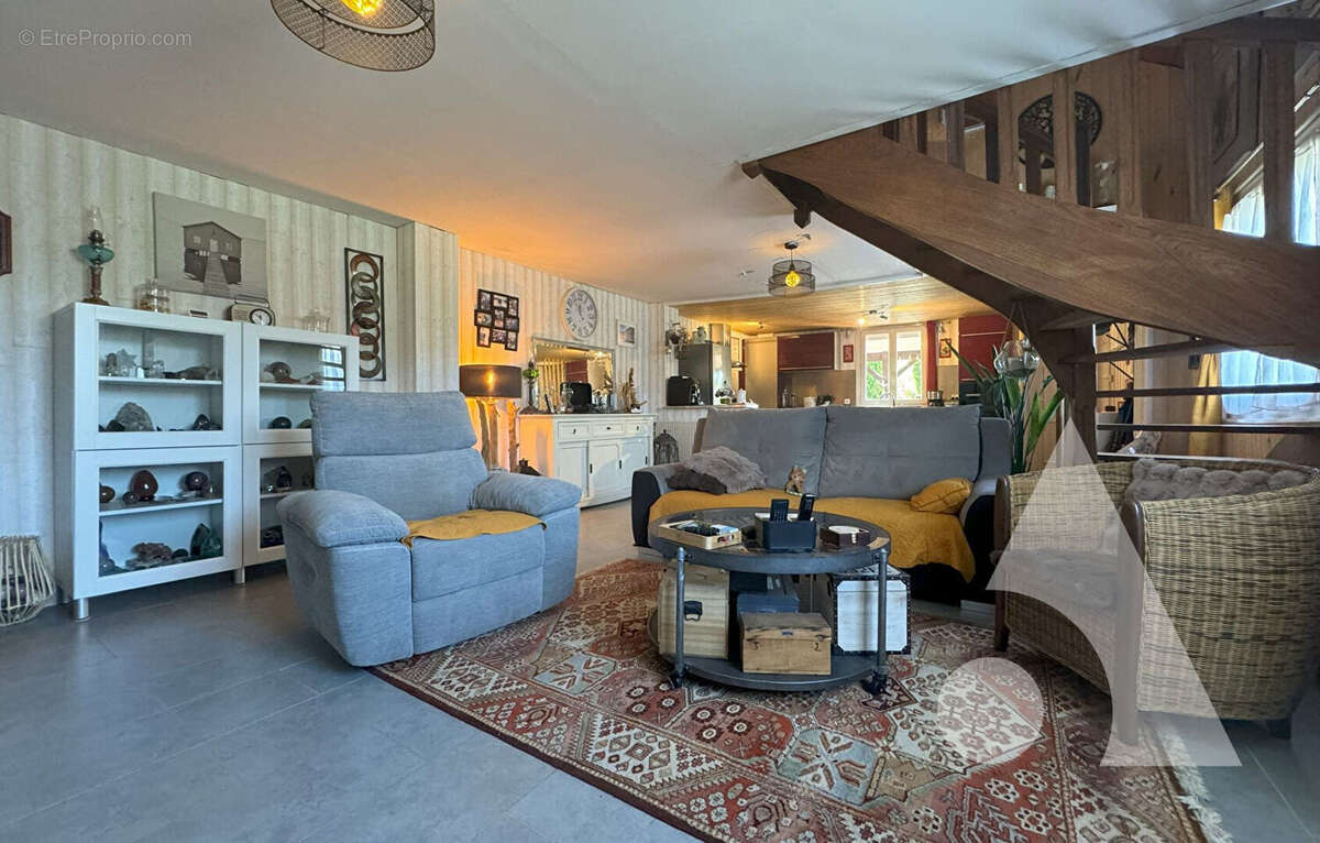 Maison à LA ROQUE-GAGEAC