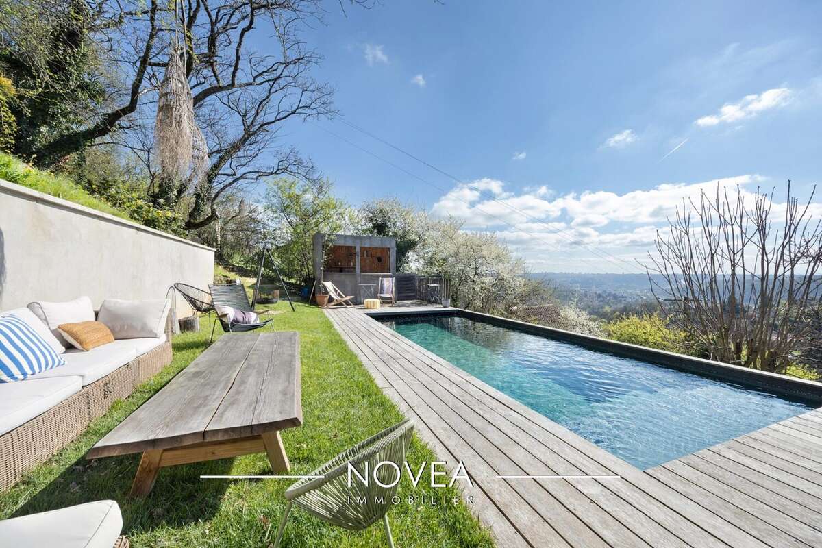 Maison à COUZON-AU-MONT-D'OR