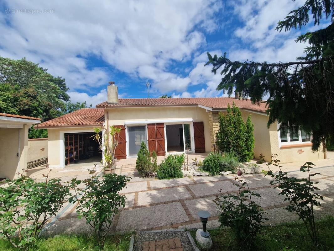 Maison à PESSAN