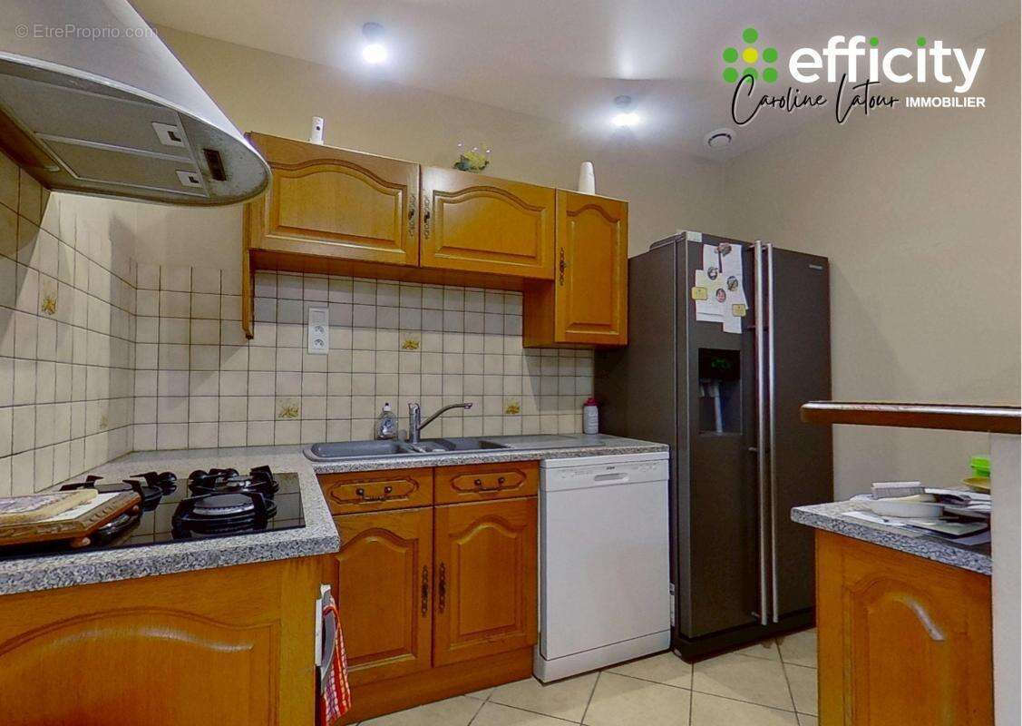 Maison à SAINT-ETIENNE-LE-MOLARD