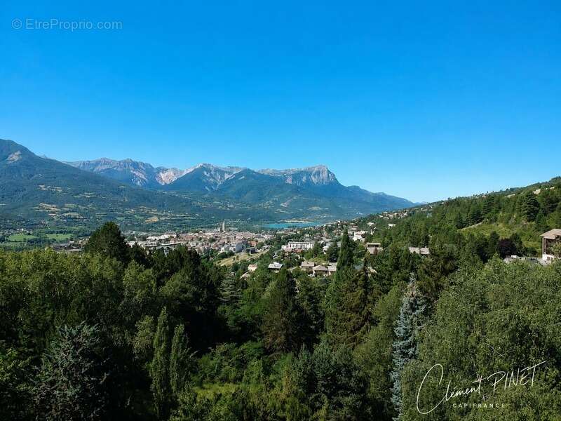 Propriété de 828m² sur 9045m² de terrain - Chorges - photo 2