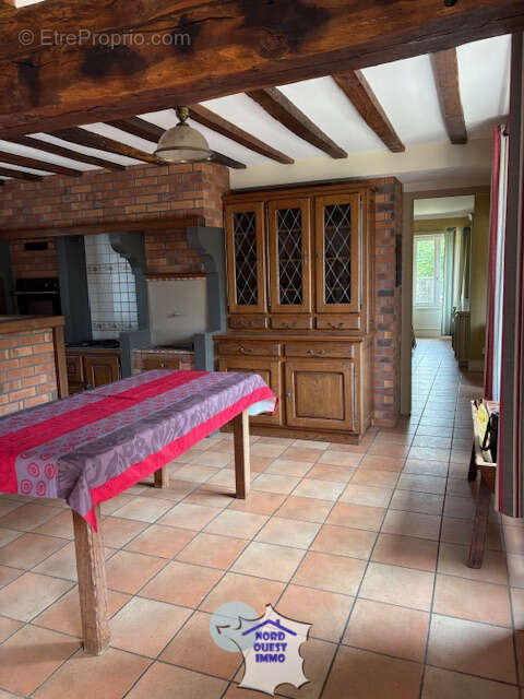 Maison à AMBRIERES-LES-VALLEES