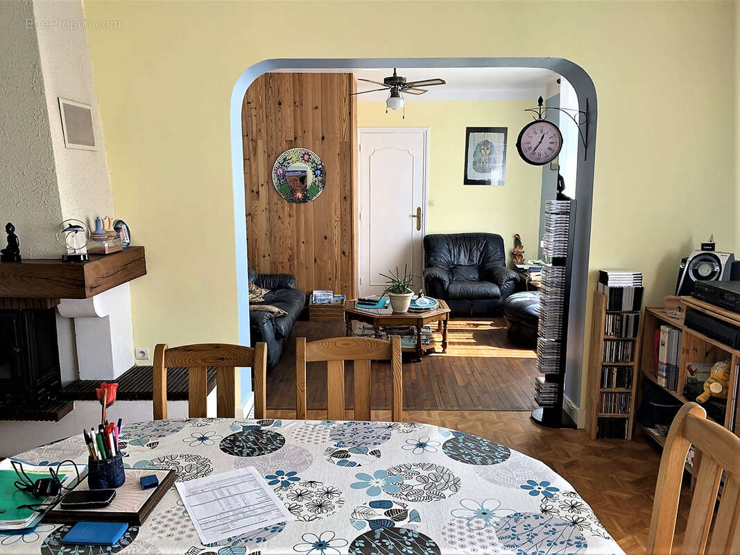 Maison à TERRASSON-LAVILLEDIEU