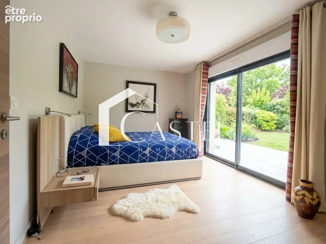 Superbe villa contemporaine de 240 m2   6 chambres, grande piscine et terrasse couvertes - photo 10