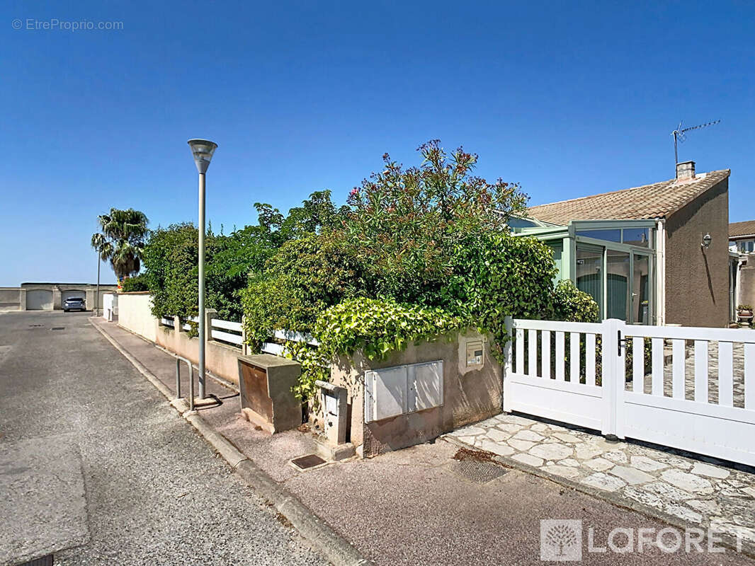 Maison Vitrolles 5 pièce(s) 104 m2 , jardin de 400m² - photo 2