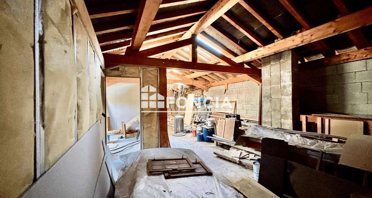 Maison à LES CHAPELLES