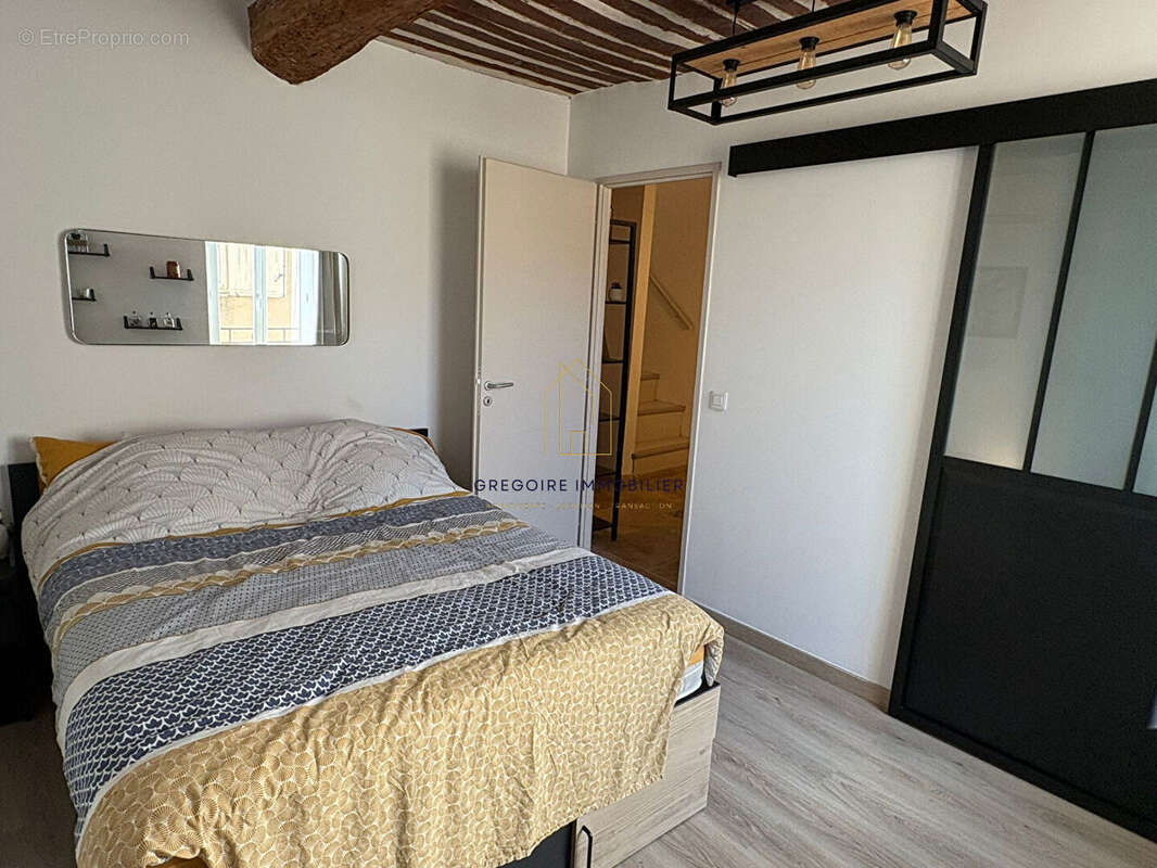 Maison à LA TOUR-D&#039;AIGUES