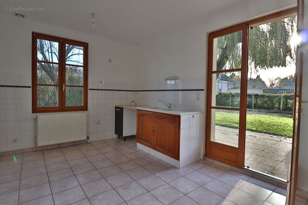 Maison à LES NOES-PRES-TROYES