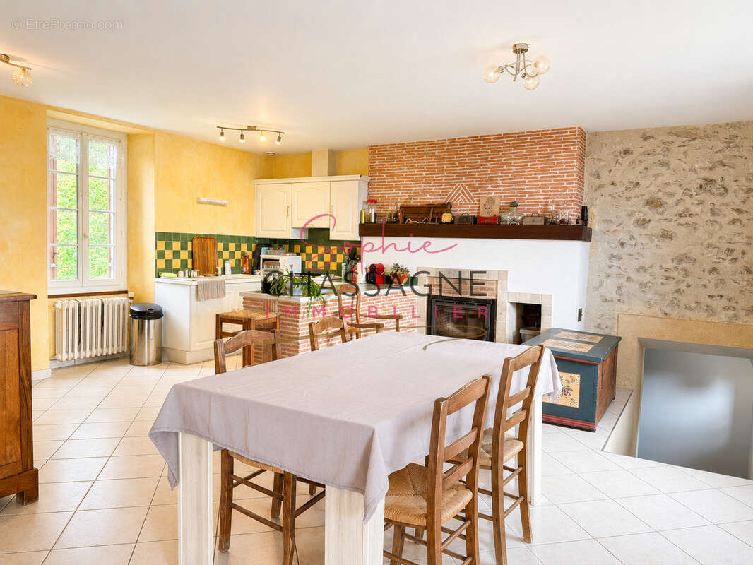 À 30 minutes de Bergerac   Propriété équestre avec 3 logements attenants sur plus de 4 hectares - photo 4
