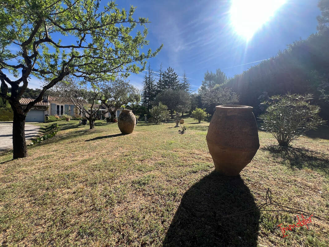 Maison à VAISON-LA-ROMAINE