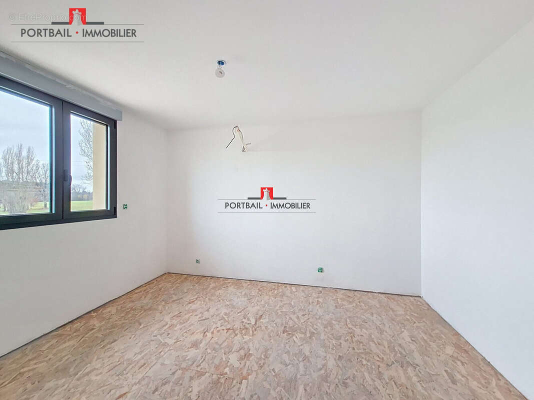 Maison 135 m² à Saint-Andre-De-Cubzac  - photo 8