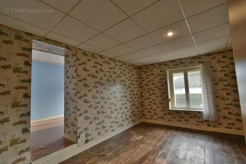 Maison à POURU-SAINT-REMY