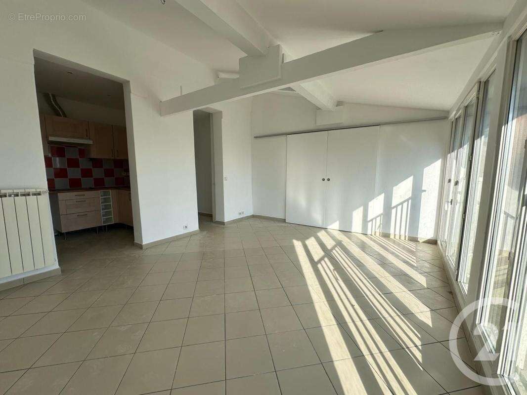 Appartement à FONTENAY-SOUS-BOIS