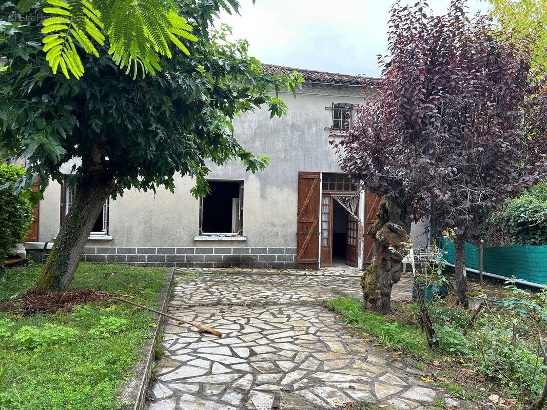 Maison à BARBASTE