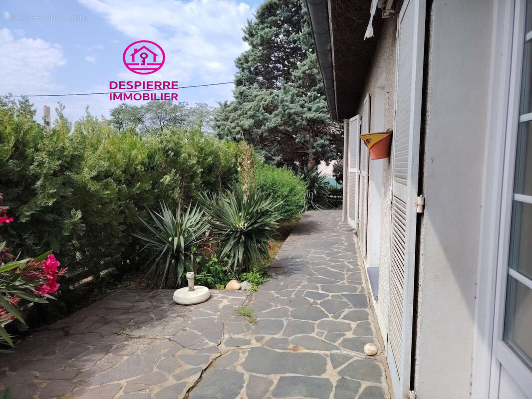 Maison à ROUSSILLON