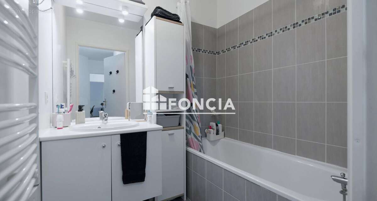 Appartement à PRINGY