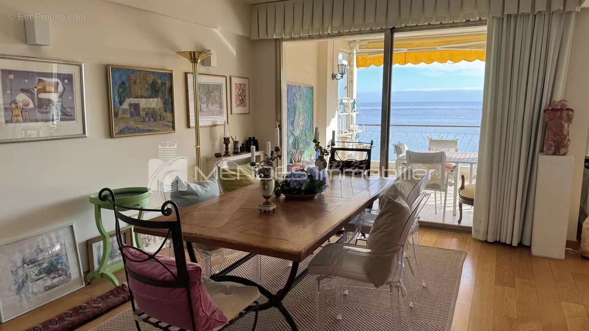 Appartement à ROQUEBRUNE-CAP-MARTIN