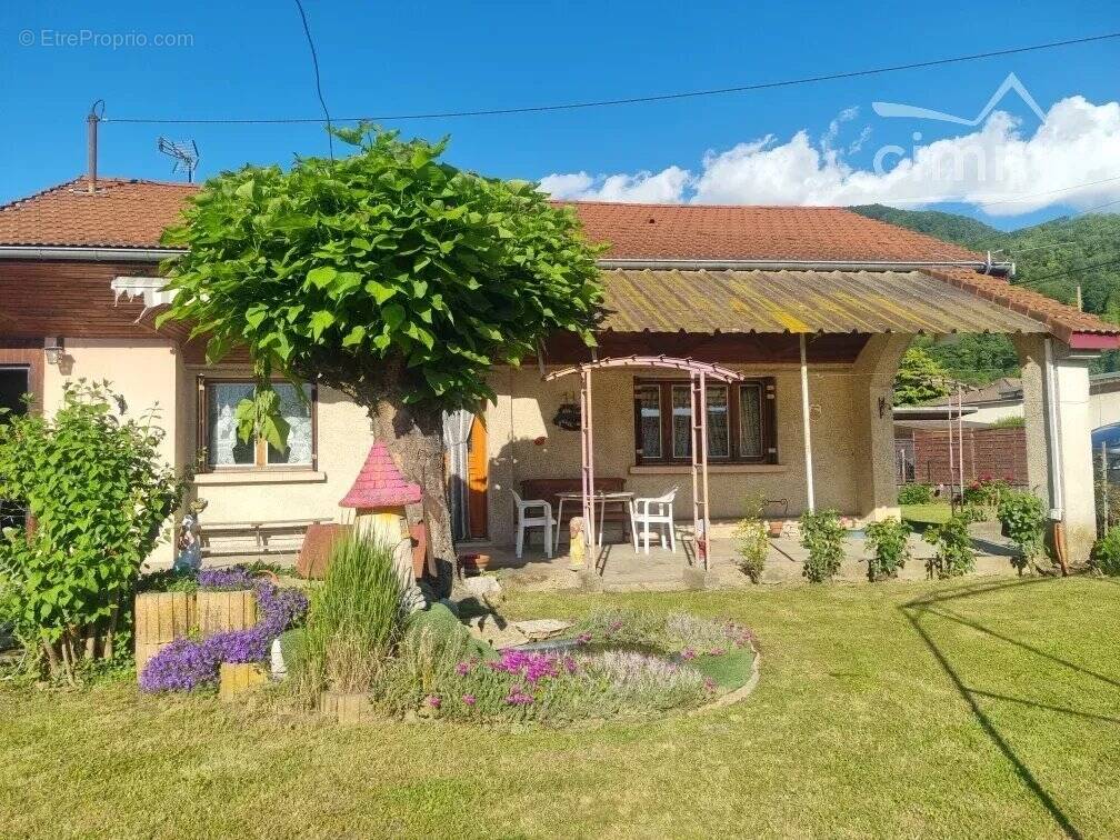 Maison à FROGES